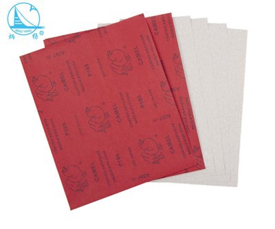 Páipéir chun Troscán Adhmaid a Athchríochnú